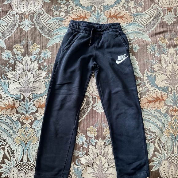 Used Nike jogger pants - Picture 1 of 3